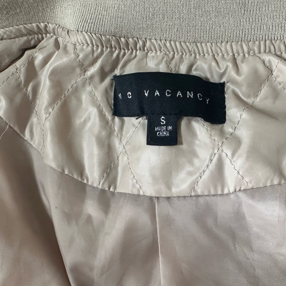 No Vacancy Senior Year Varsity Bomber M Jacket Beige Size Small S - Picture 15 of 16